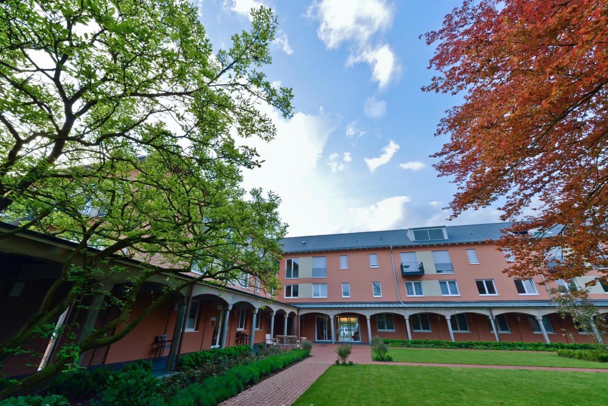Hotel Klostergarten เคเวลาร์ ภายนอก รูปภาพ